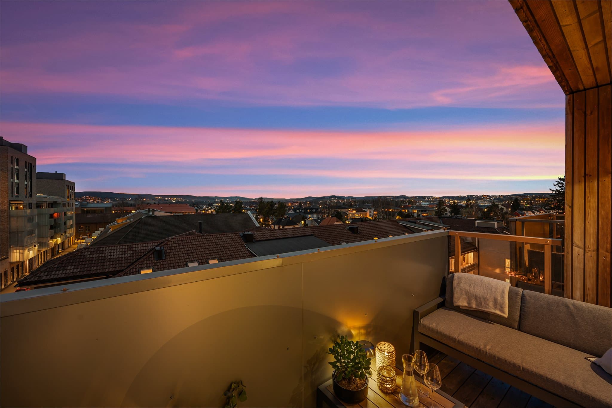 Leiligheten ligger i byggets 5.etasje og byr på fin utsikt.