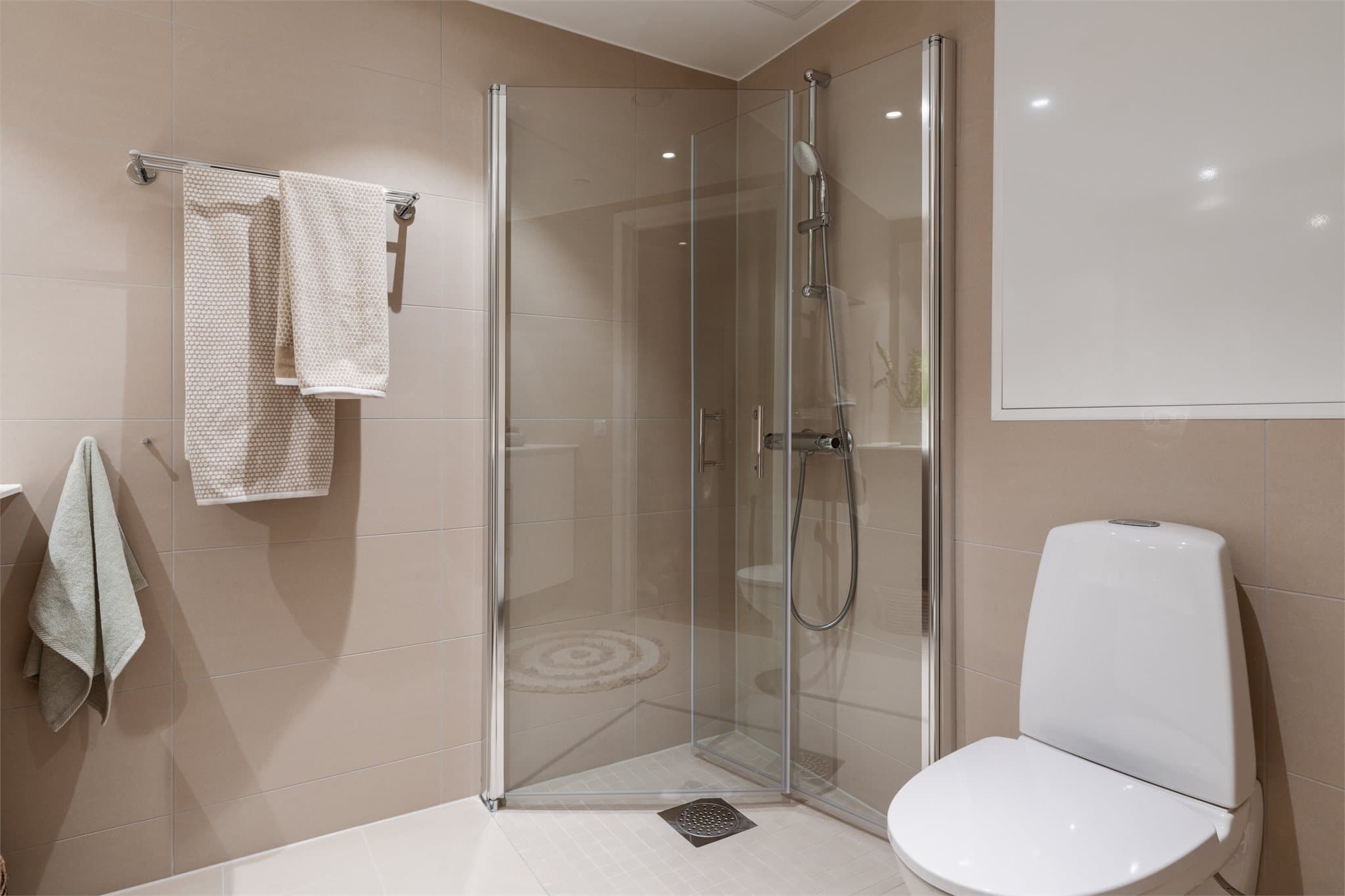 Leilighetene holder høy standard og leveres med 5 års nybygg-garanti.