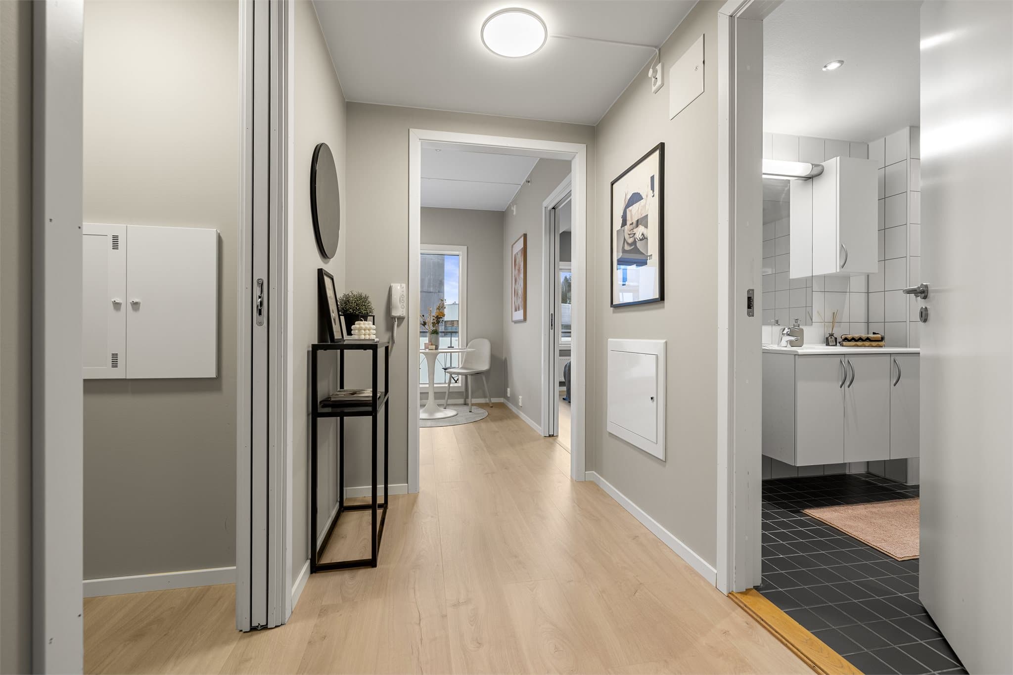 Lys og trivelig entre.