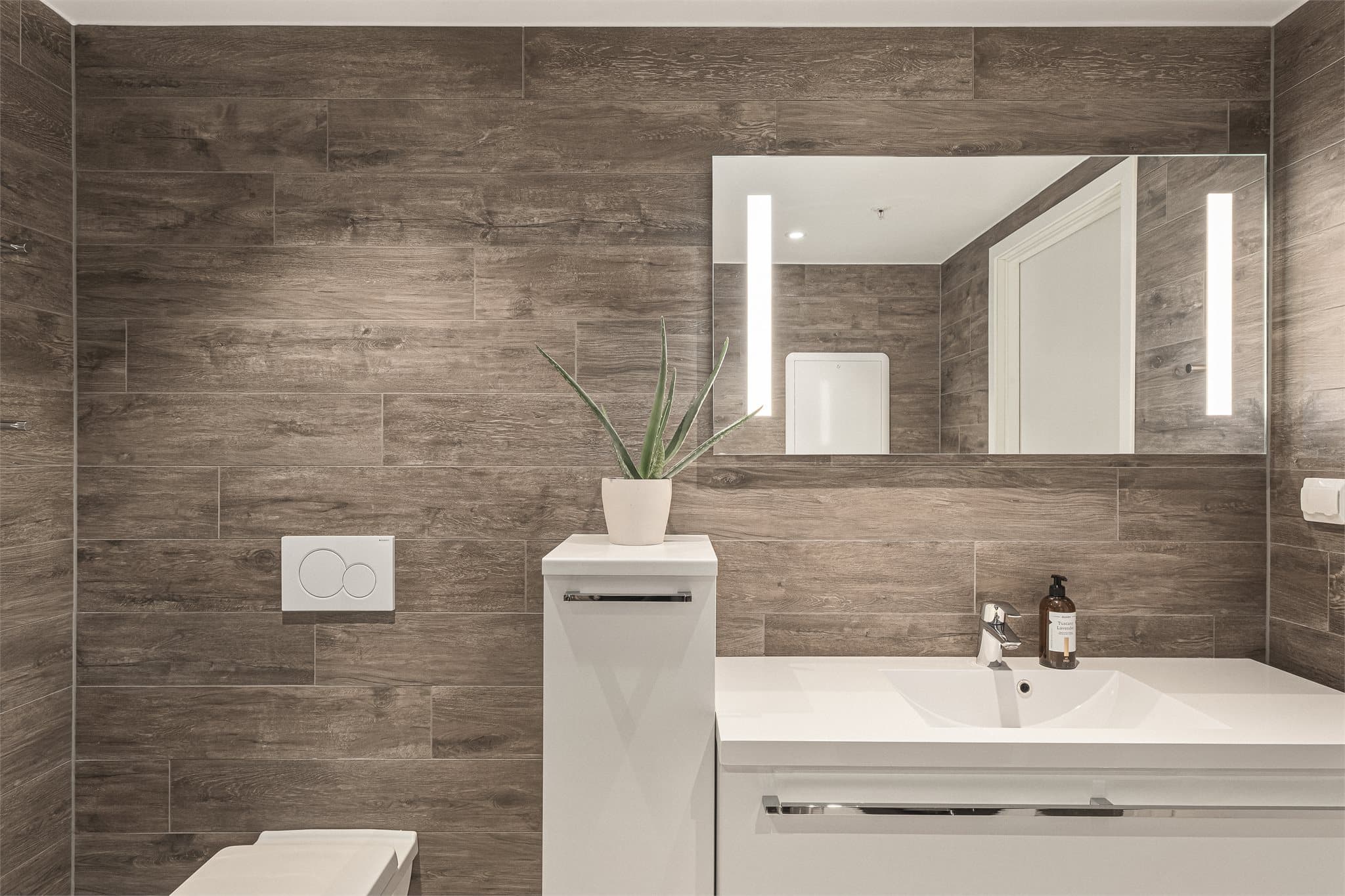 - Badet måler 5,6m² -