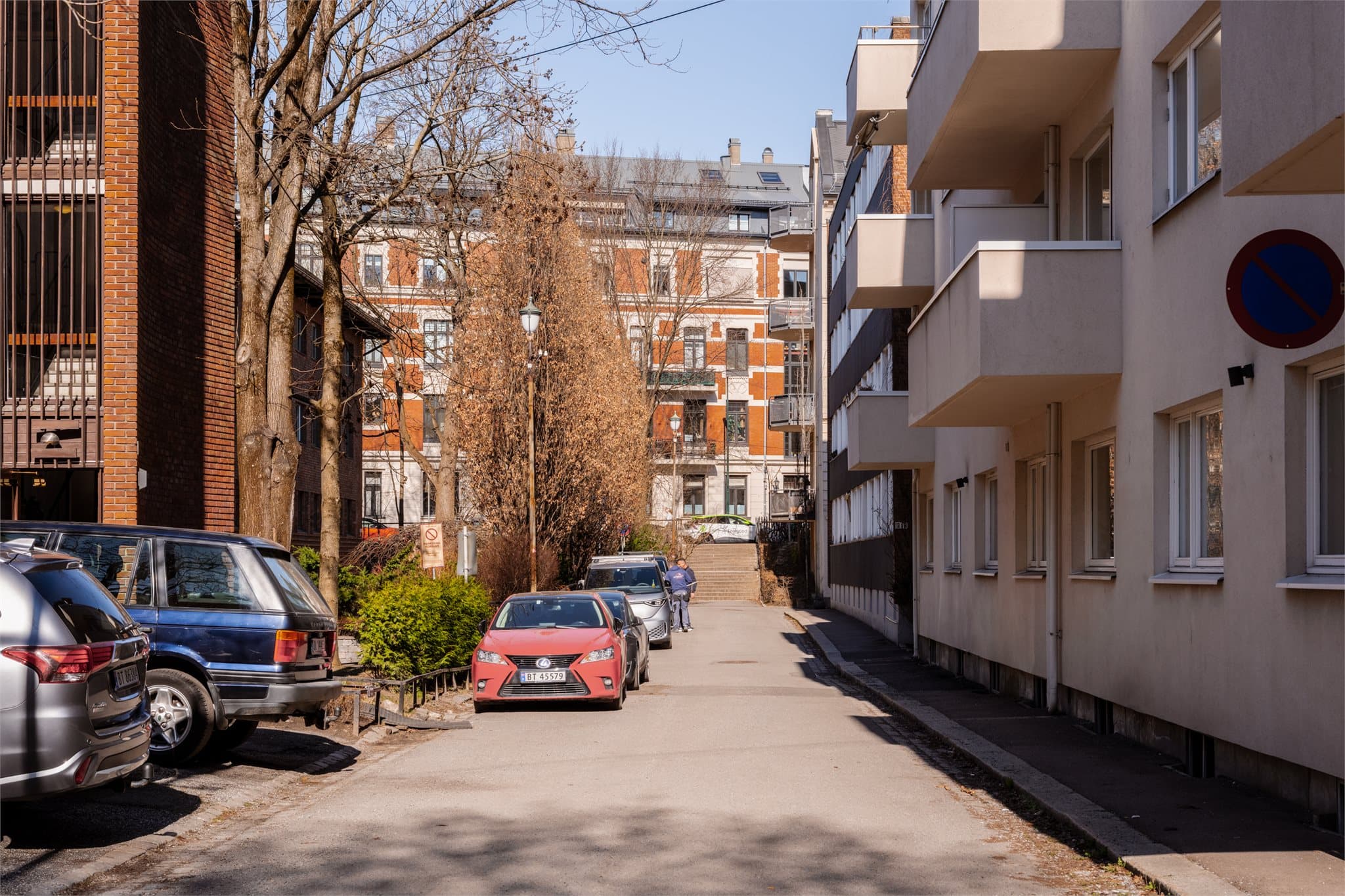 Navnet Lallakroken stammer fra skuespilleren Lalla Carlsen, som bodde her i flere tiår. Huset hennes er verneverdig og ligger rett rundt hjørnet.