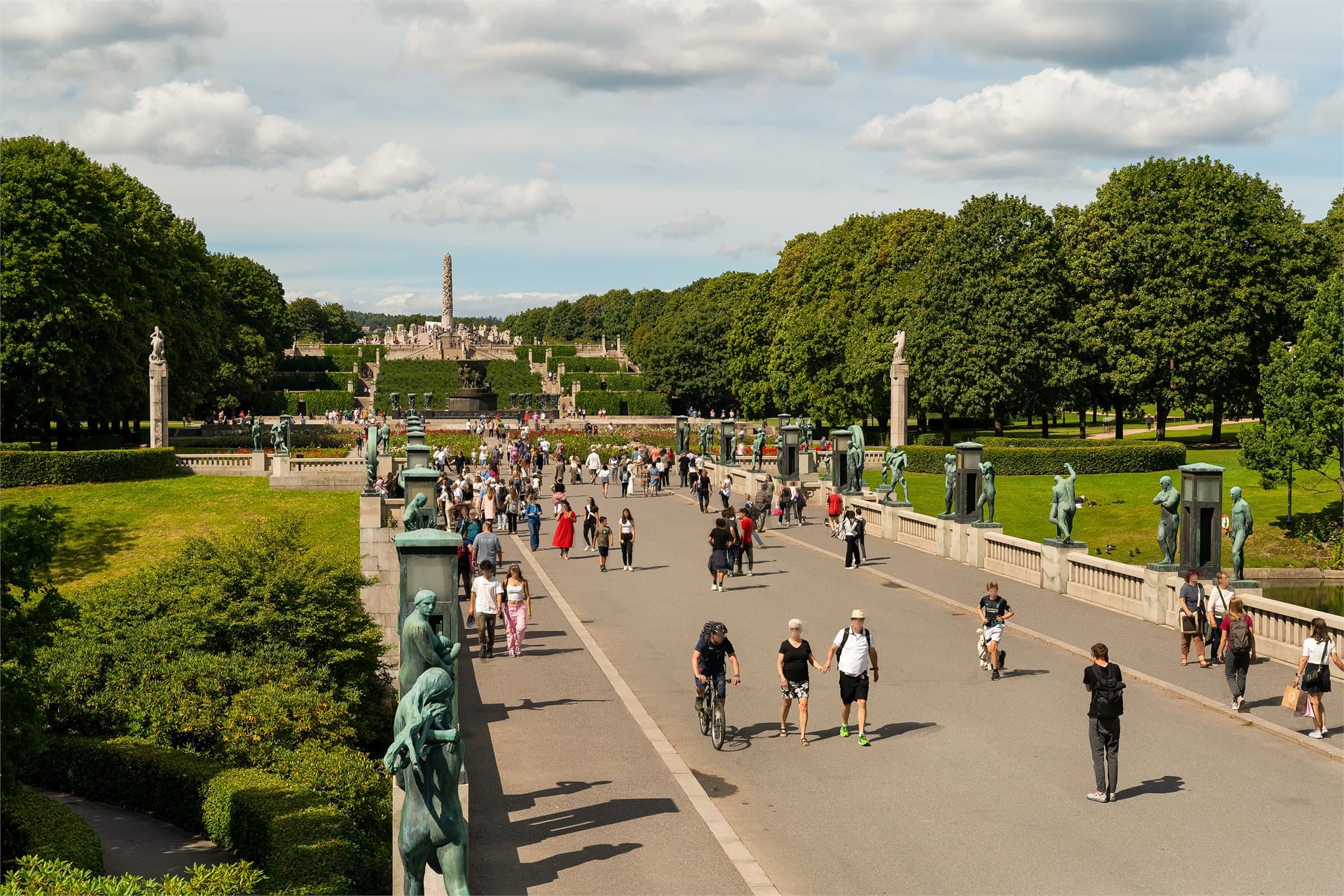 Frognerparken, landets største park, ligger i gangavstand og byr på flotte tur- og rekreasjonsmuligheter.