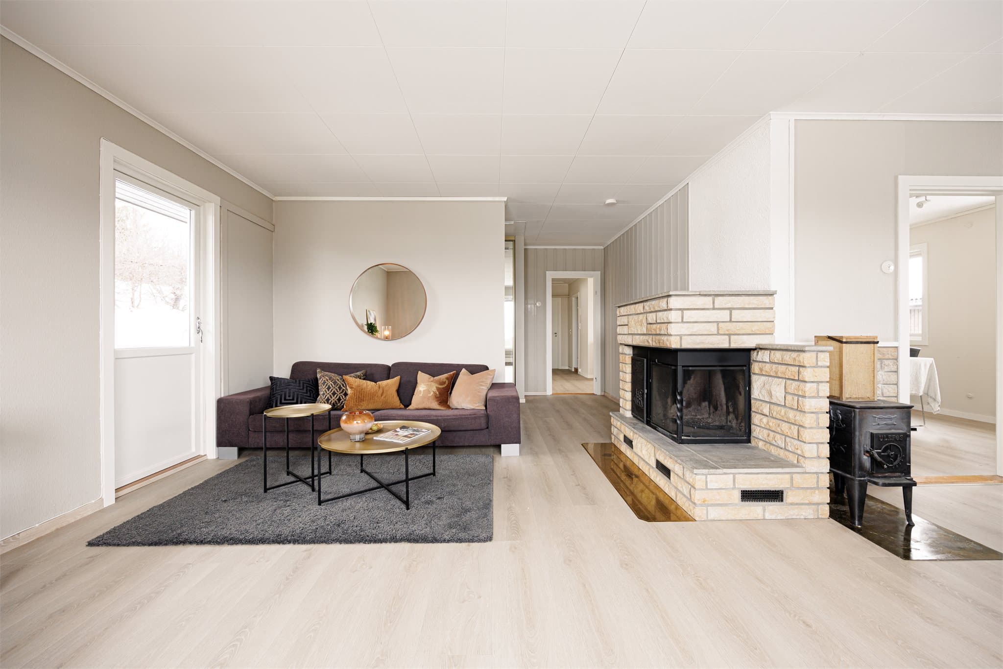 Sofaområdet har en naturlig plassering i rommet og gir gode møbleringsmuligheter.