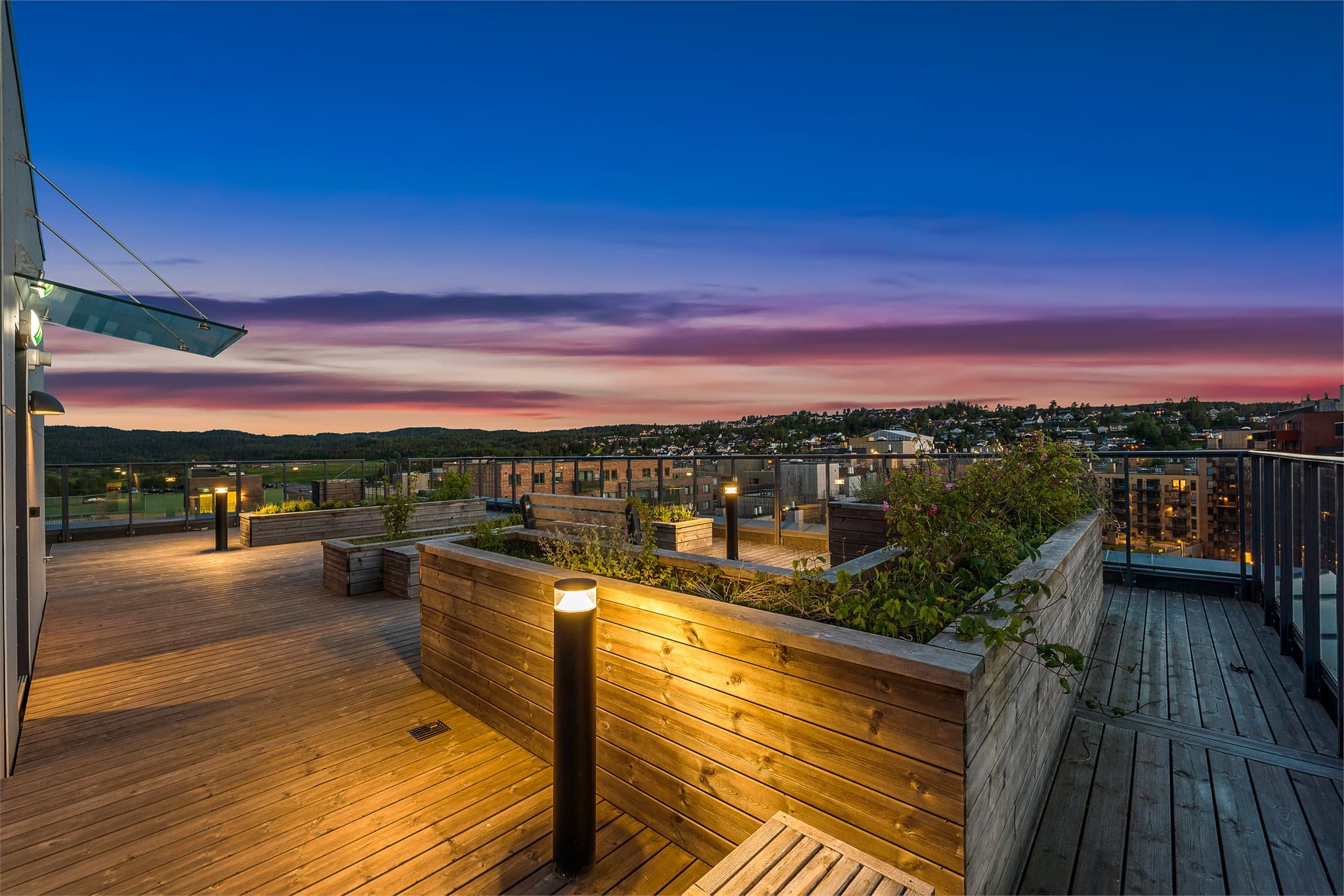 Felles takterrasse med sol hele dagen og eksemplarisk utsikt.