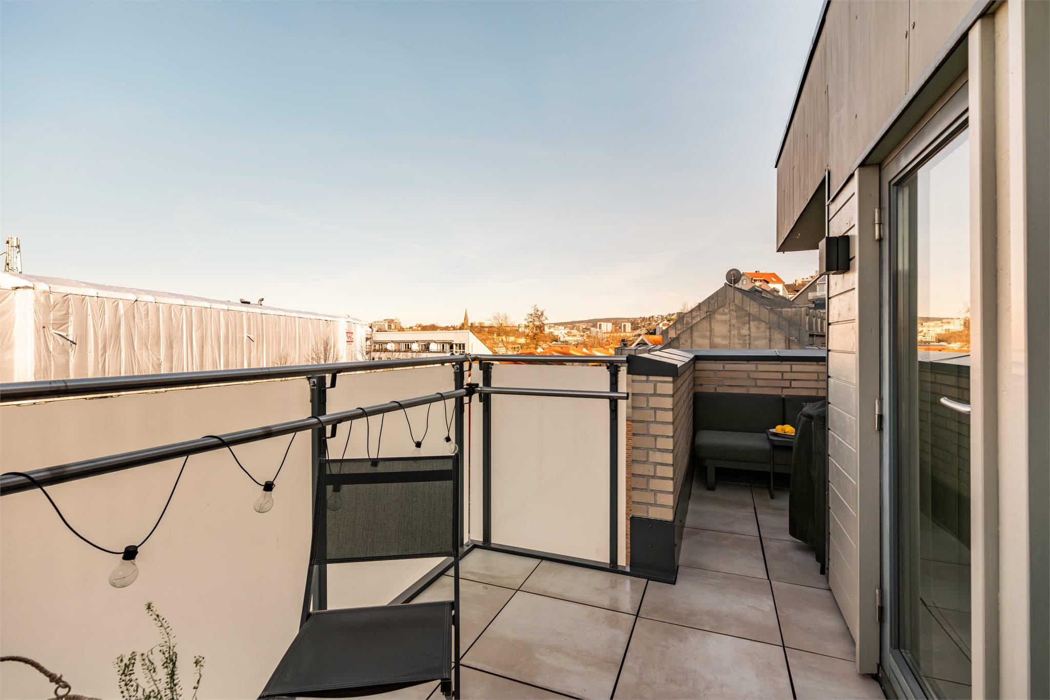 Her kan du nyte lange kvelder med deilig kveldssol.