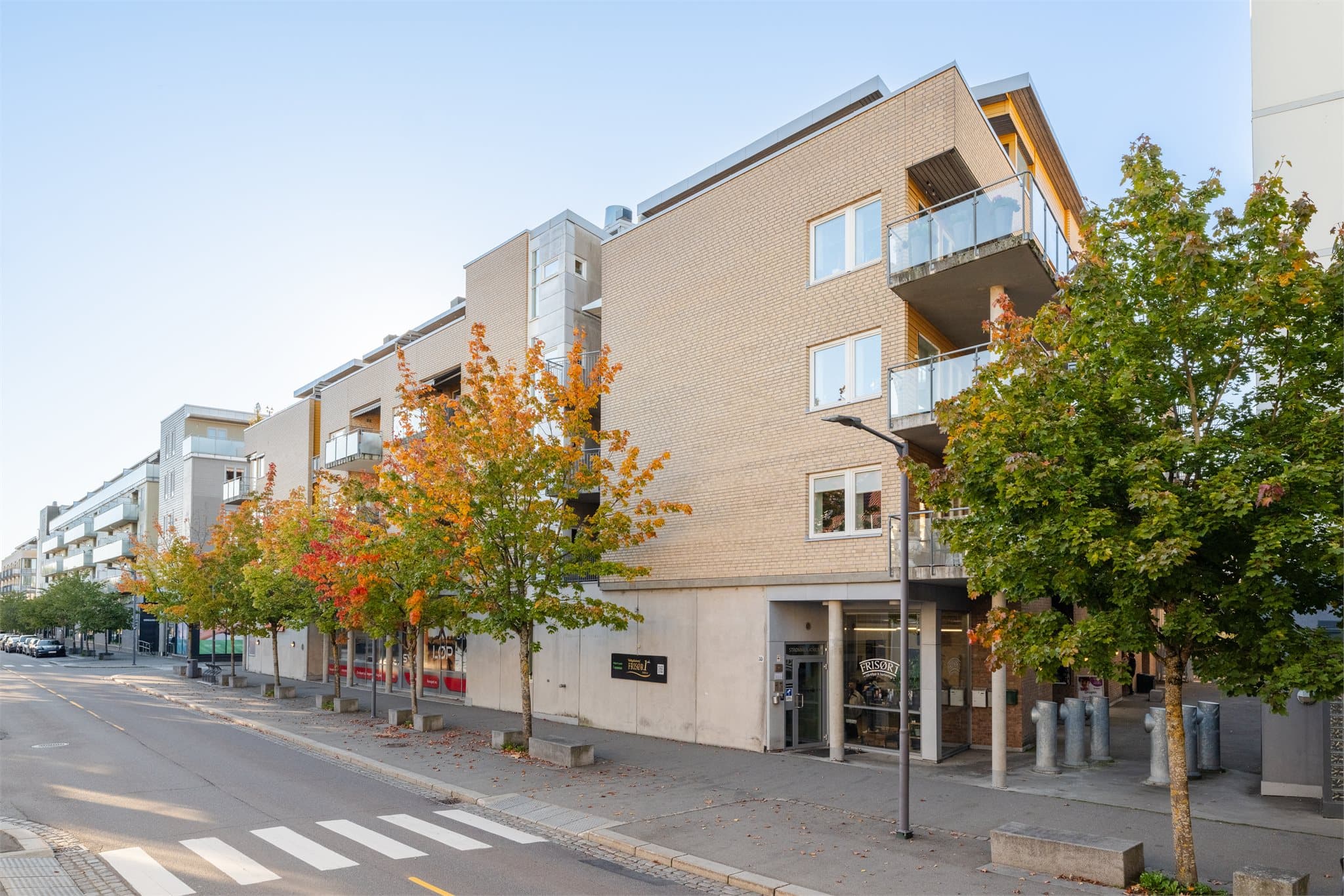 Her bor du virkelig midt i smørøyet, med alt du trenger rett utenfor døra