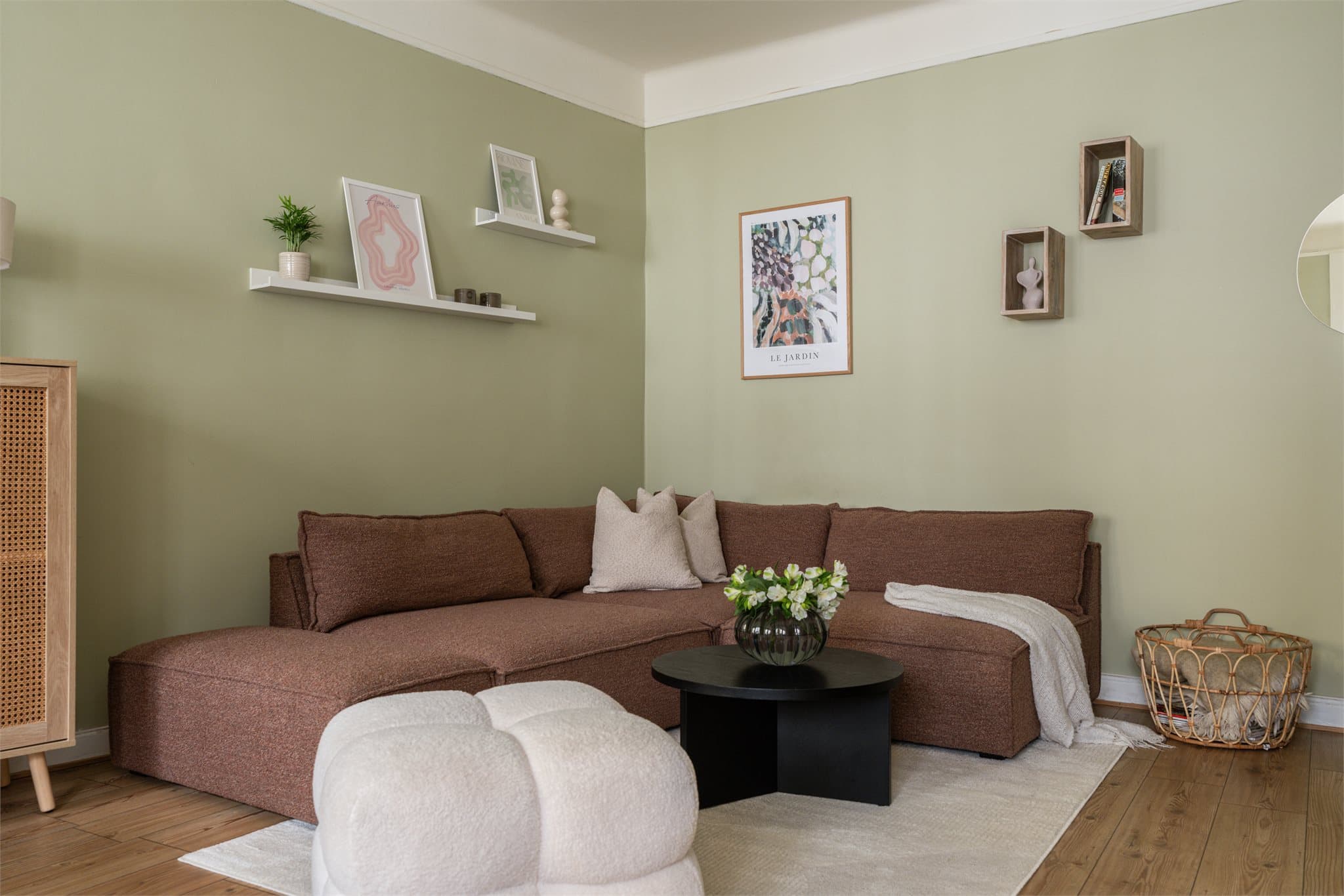 Stuen gir flere møbleringsmuligheter for en personlig stil.