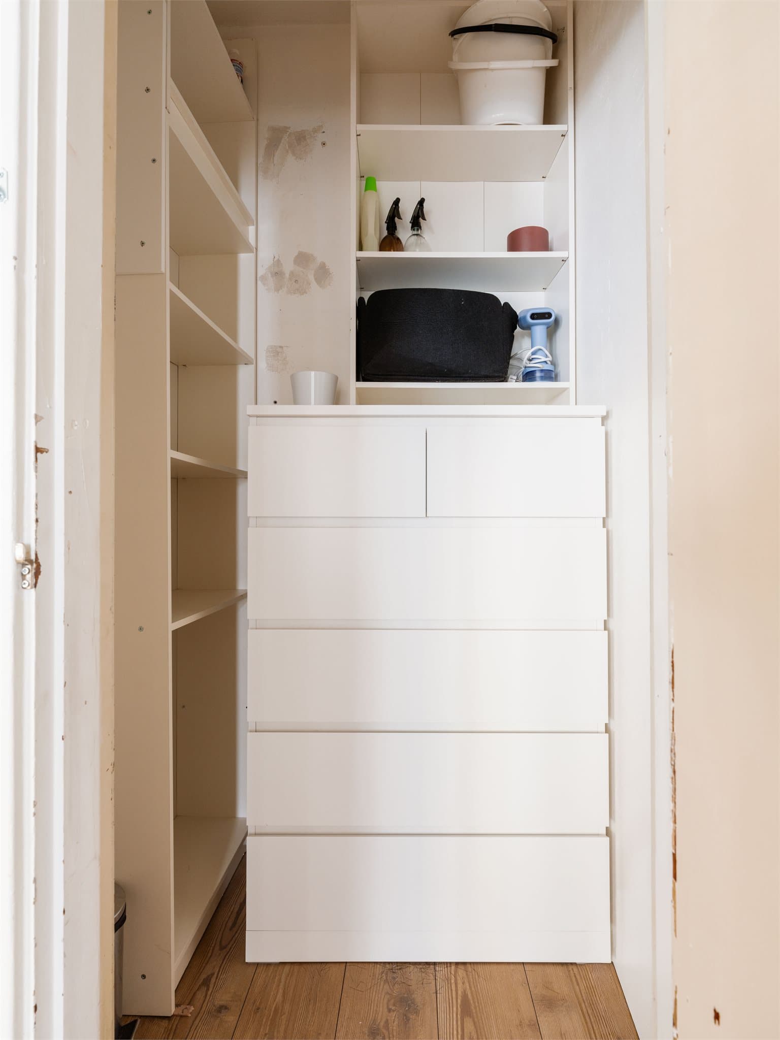 En praktisk innvendig bod gir gode lagringsmuligheter.