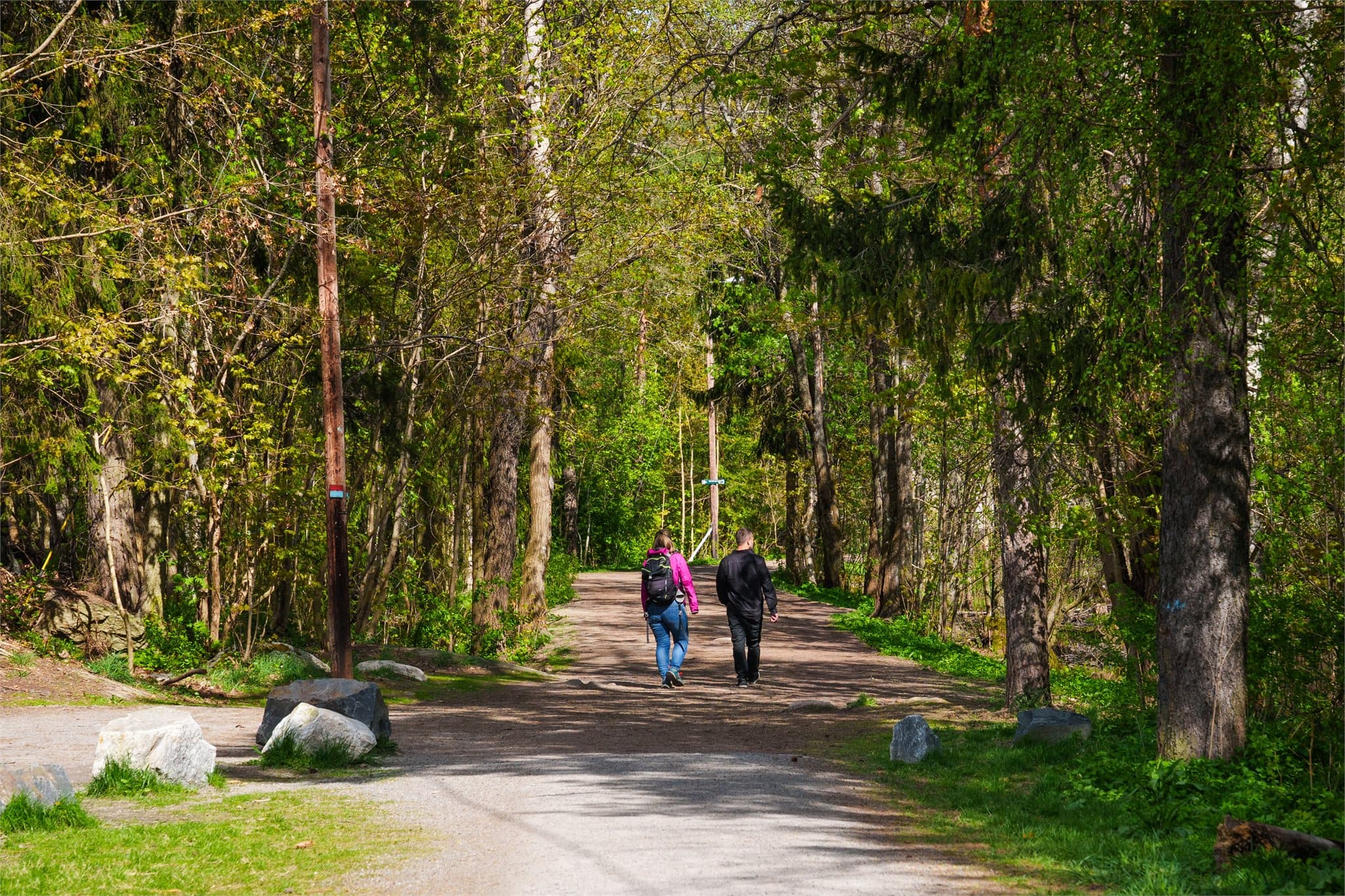 Umiddelbar nærhet til Østmarka med turstier, lysløyper og badeplasser ved Ulsrudvannet og Nøklevann.