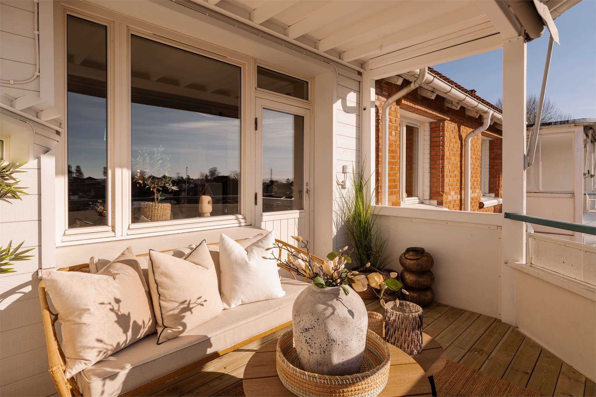 Den vestvendte balkongen på ca. 8 m² har god plass til en hyggelig sittegruppe.