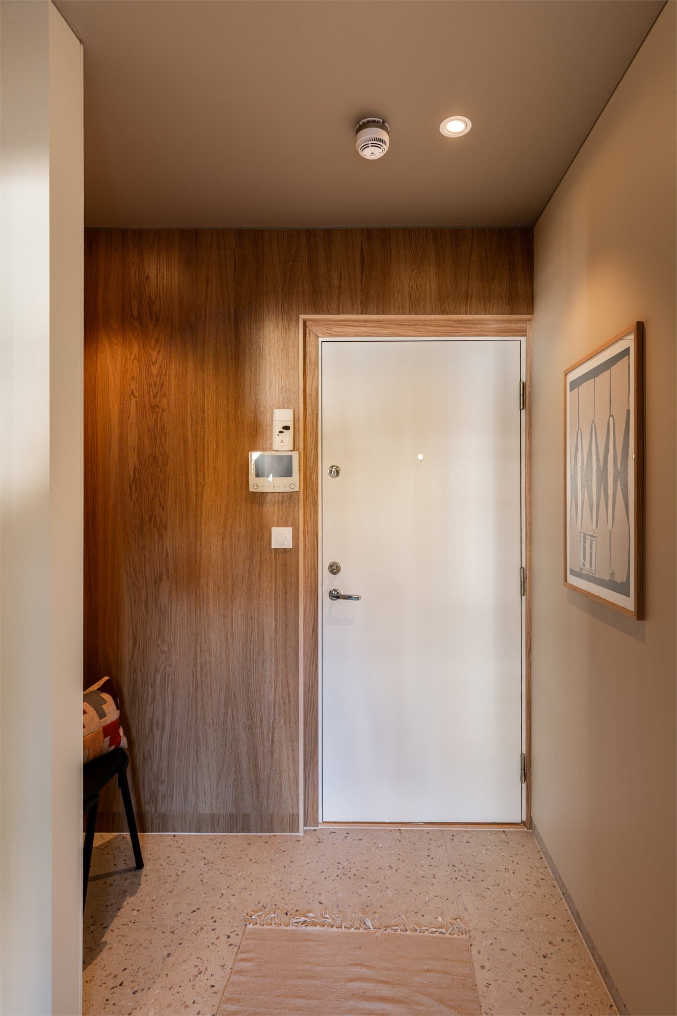 Entreén er et blikkfang i seg selv, og gir et fantastisk førsteinntrykk av leiligheten - som dog er vel fortjent.