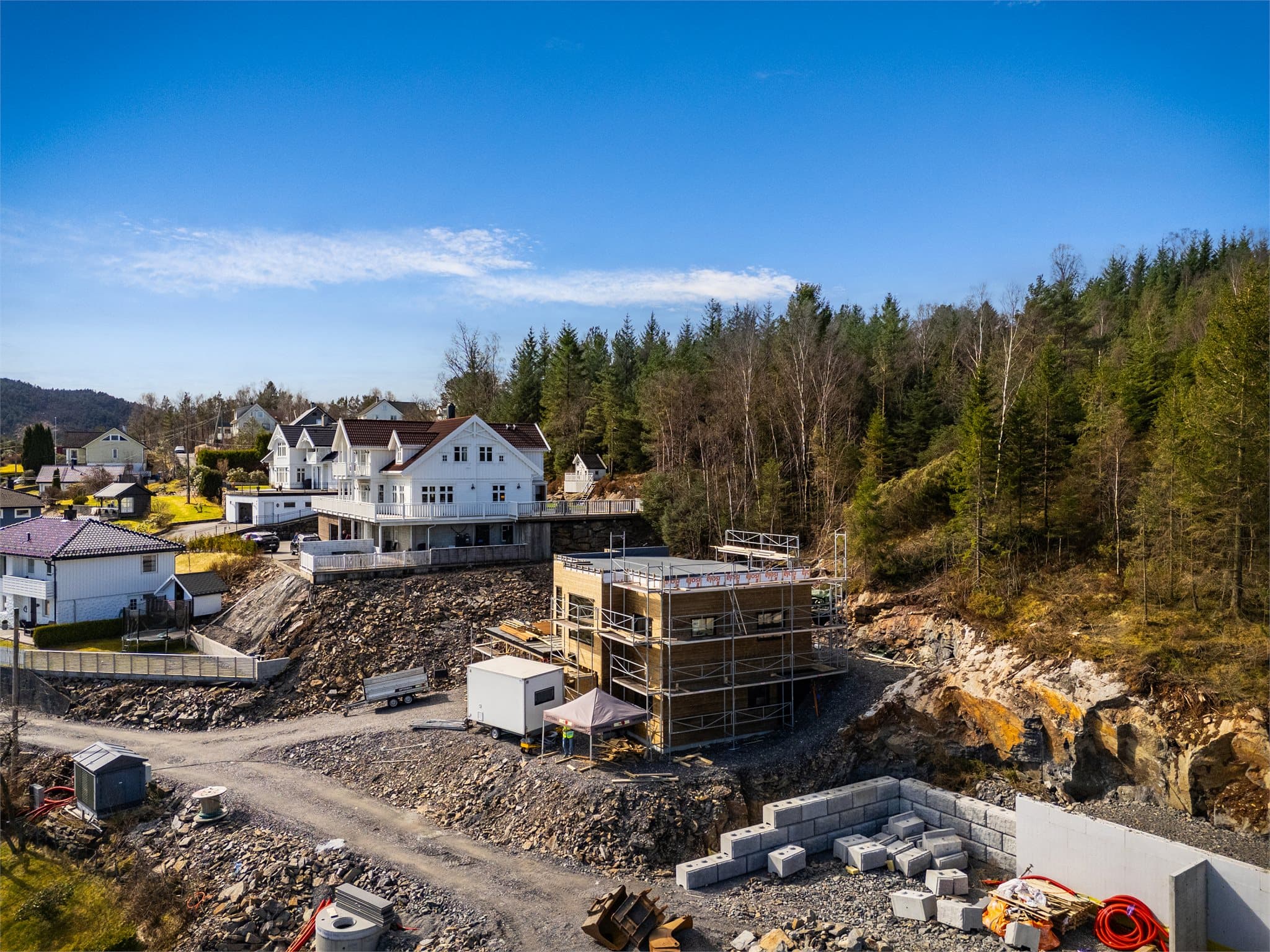 - Boligen er under oppføring og vil stå innflyttingsklar August/September -26 -
