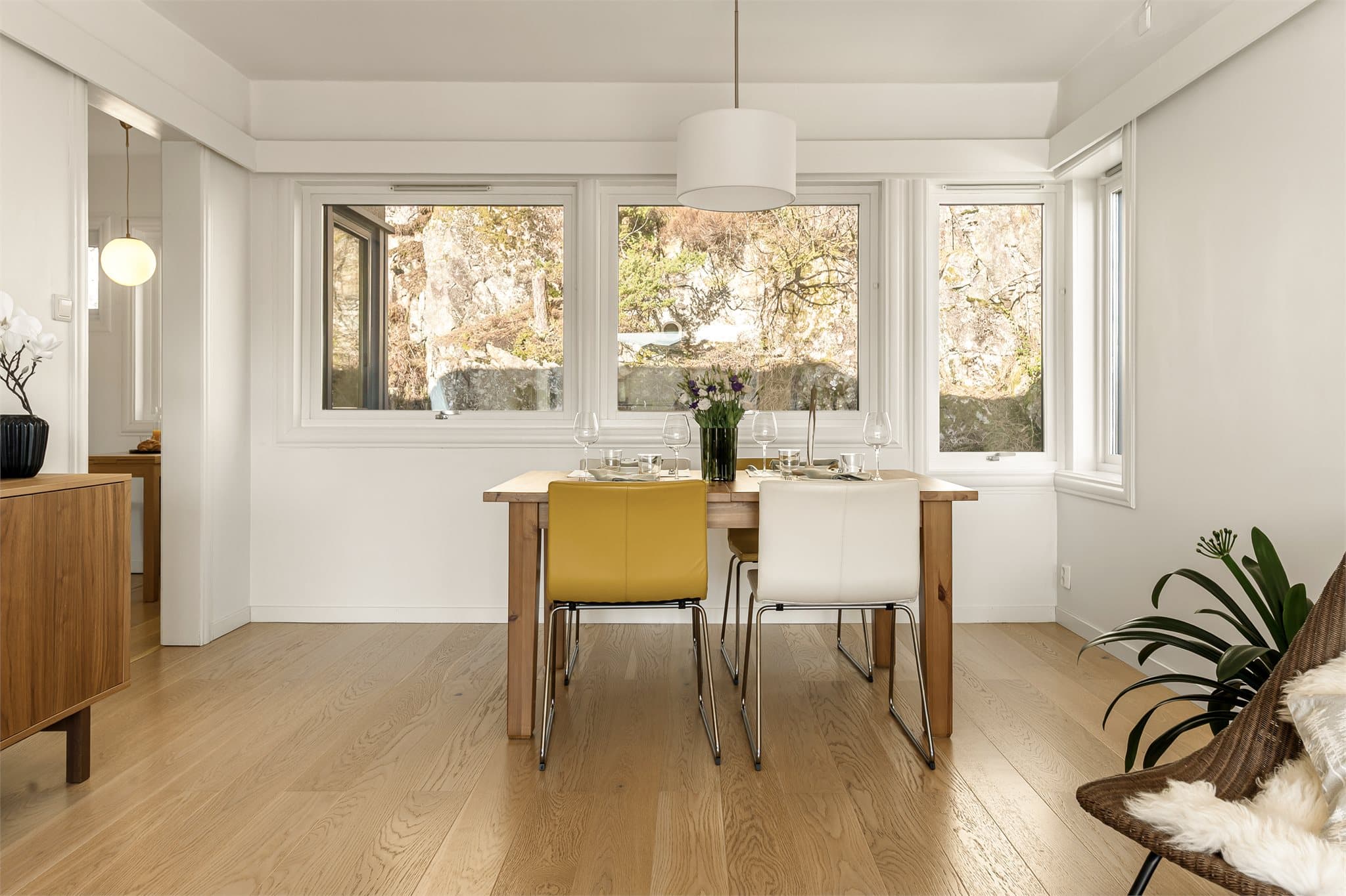 - Leiligheten byr på en rekke gode kvaliteter som bla. rause vindusflater, god takhøyde og gode romløsninger -