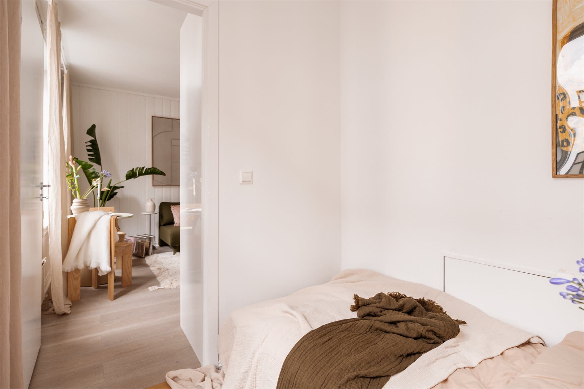 Videre inn til soverommet.