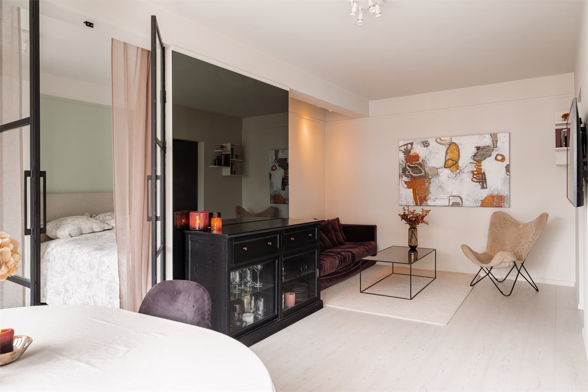 Her får du en lekker og moderne 2-roms høyt og luftig i et av Oslos mest ettertraktede områder.