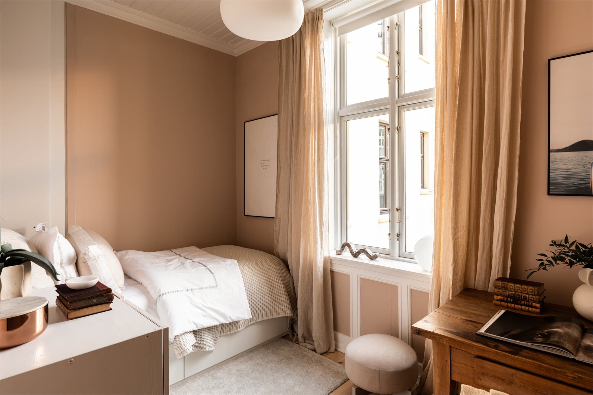 Også her er det nytt furugulv og overflater som ble pusset opp i 2017.