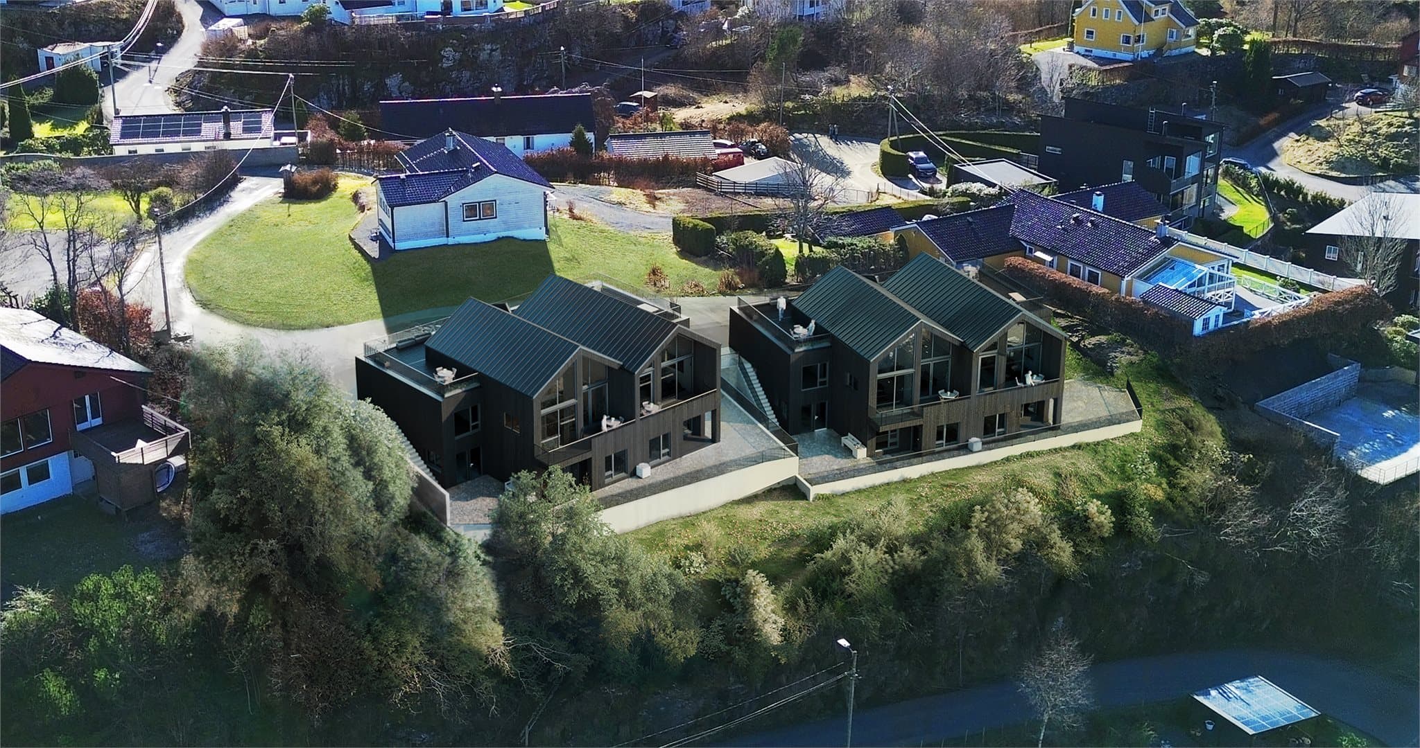 - Prosjektet består av totalt 4 enheter fordelt på to bygg i enden av en blindvei -