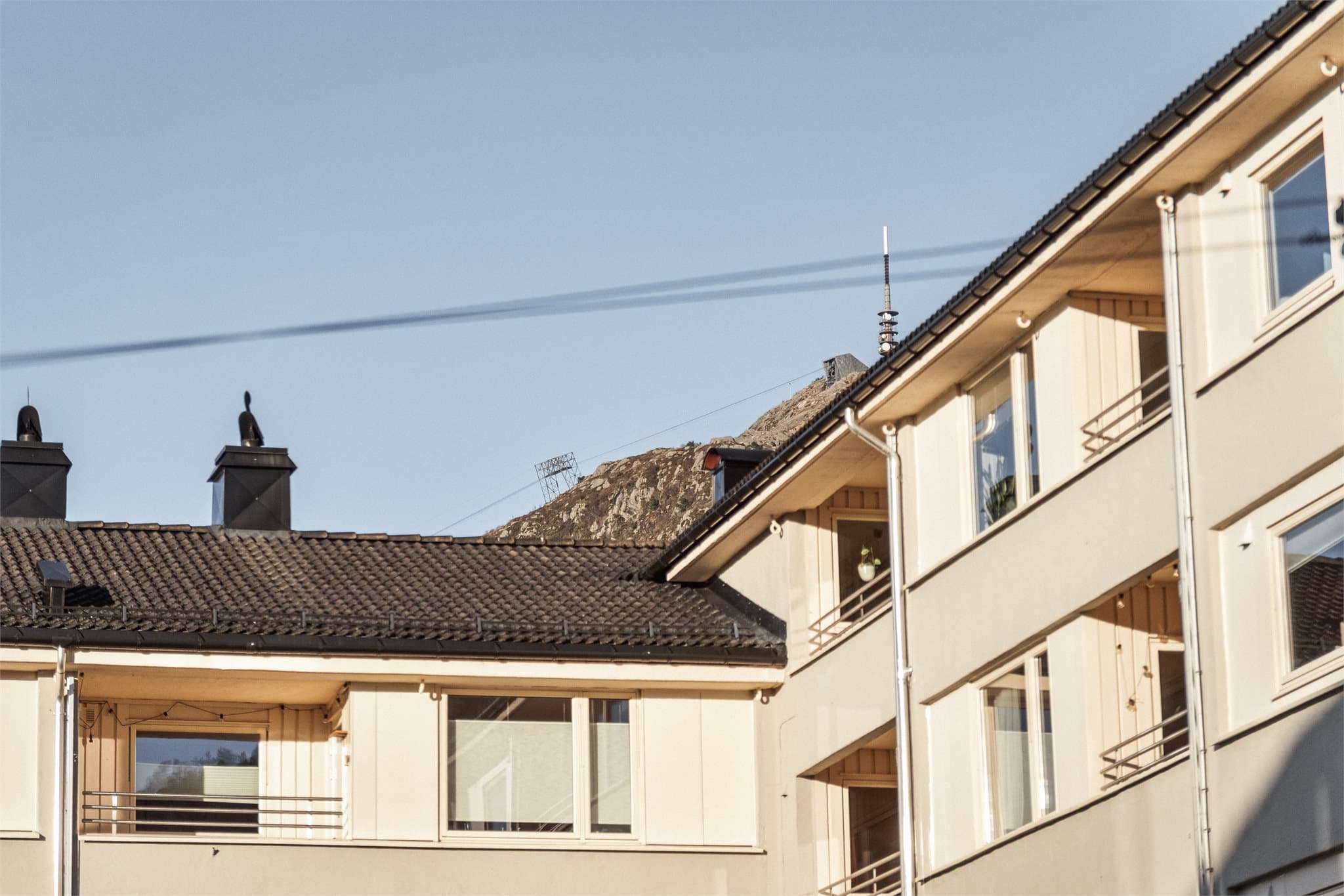 - Her bosetter man seg i et veldrevet aksjelag med pent opparbeidete fellesareal -