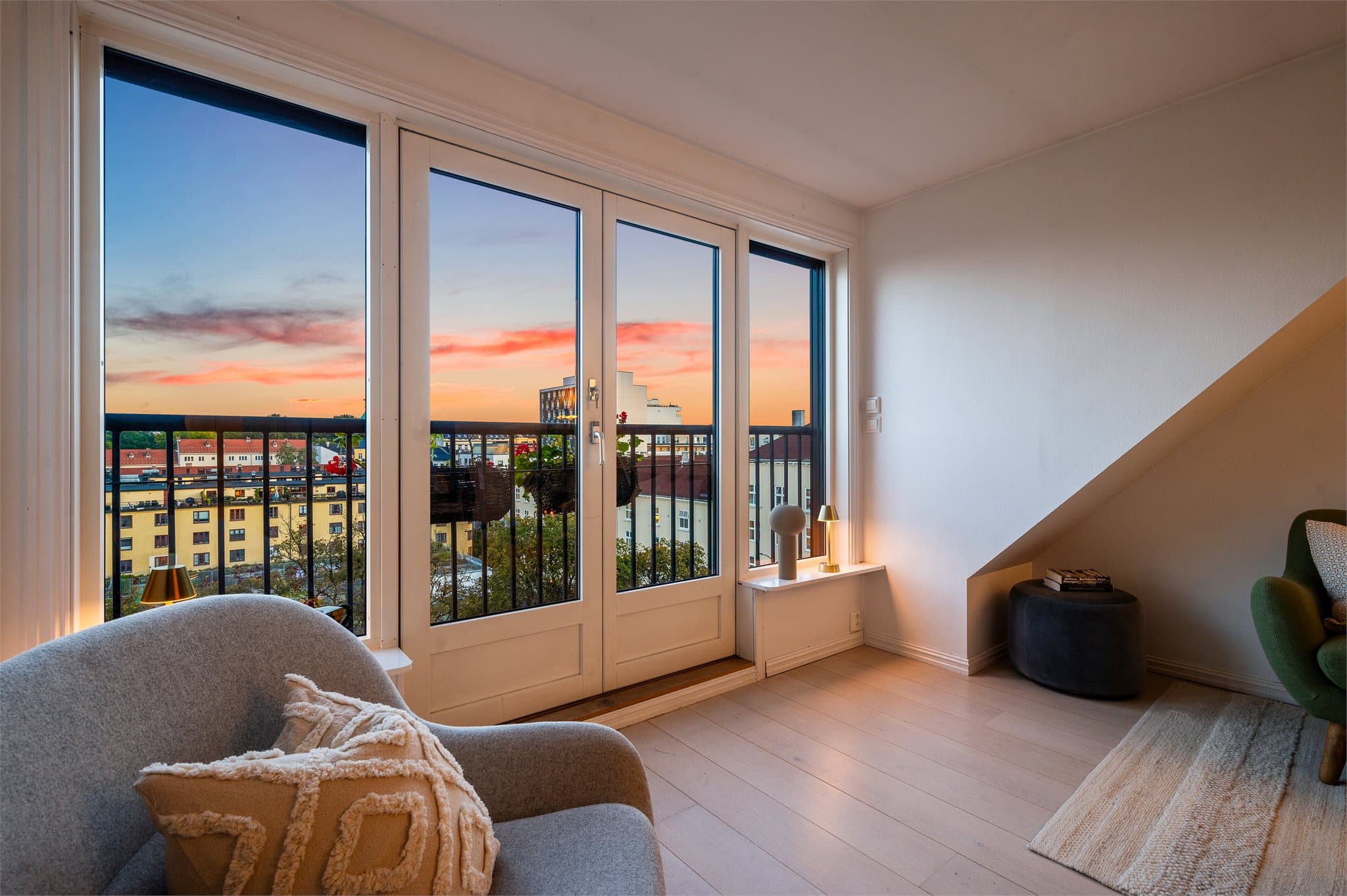 Kombinasjonen av utsikt og sentral beliggenhet er en sjelden kvalitet.