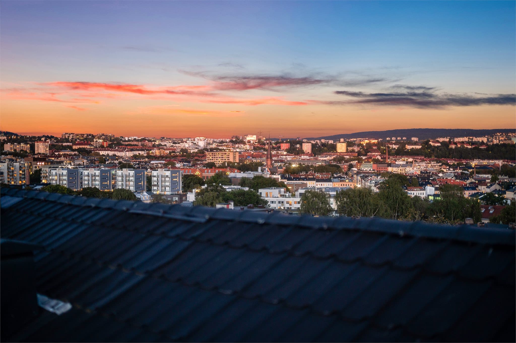 Herfra kan man se langt over Oslos tak.