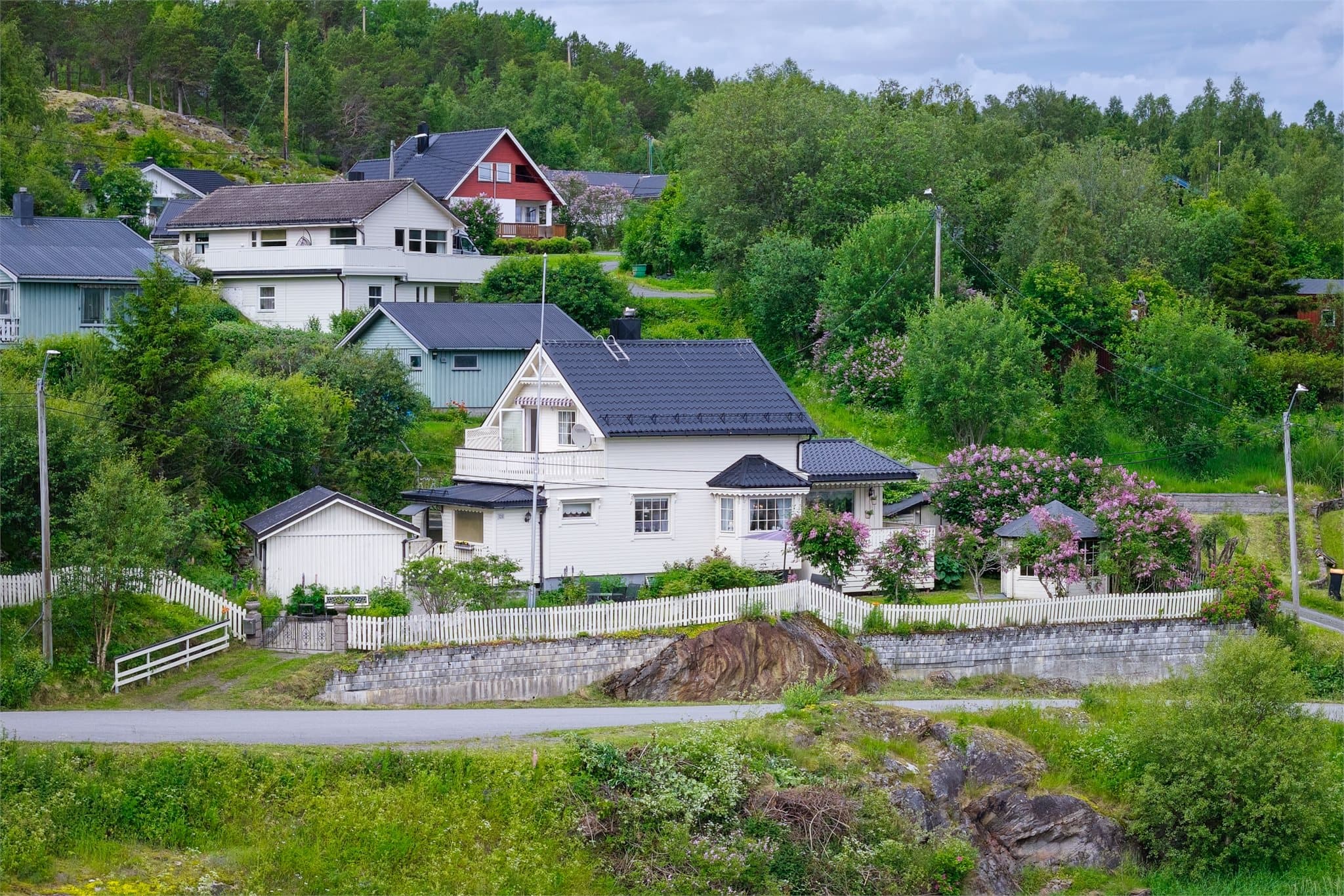 Velkommen til denne eneboligen i Øyjordveien 120! Foto: Willem Mathlener